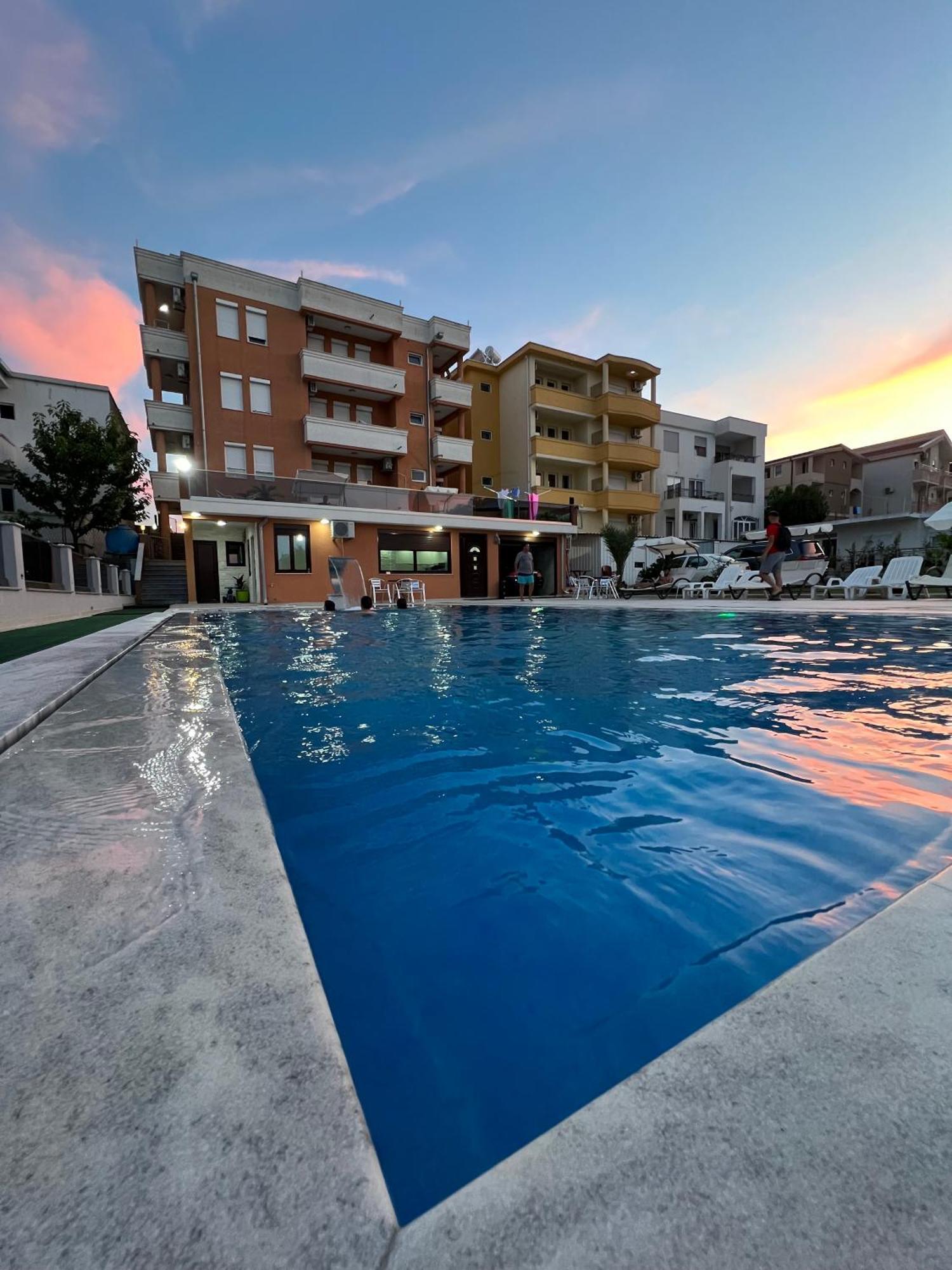 Apartments Zalli Ulcinj Buitenkant foto