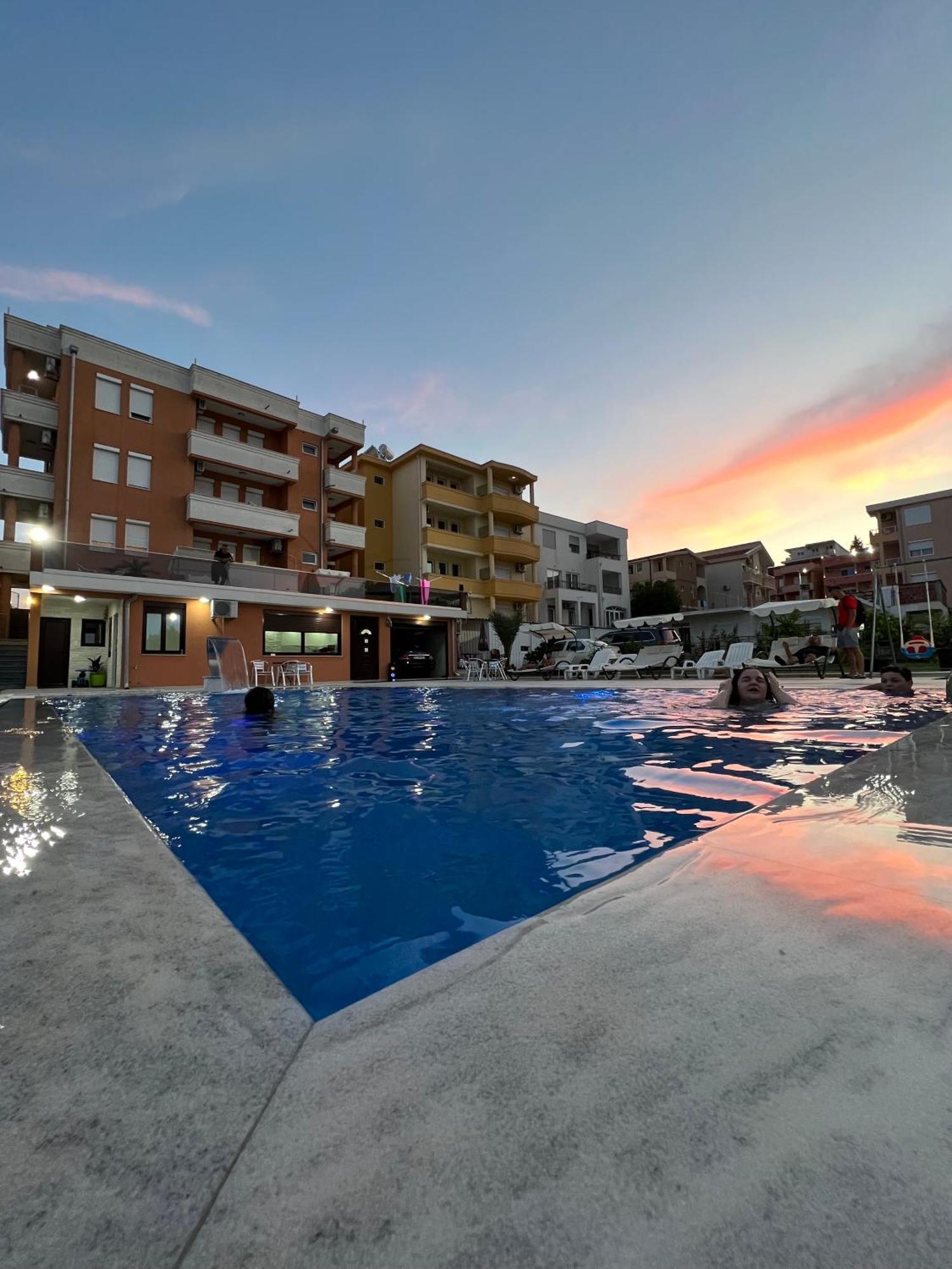 Apartments Zalli Ulcinj Buitenkant foto
